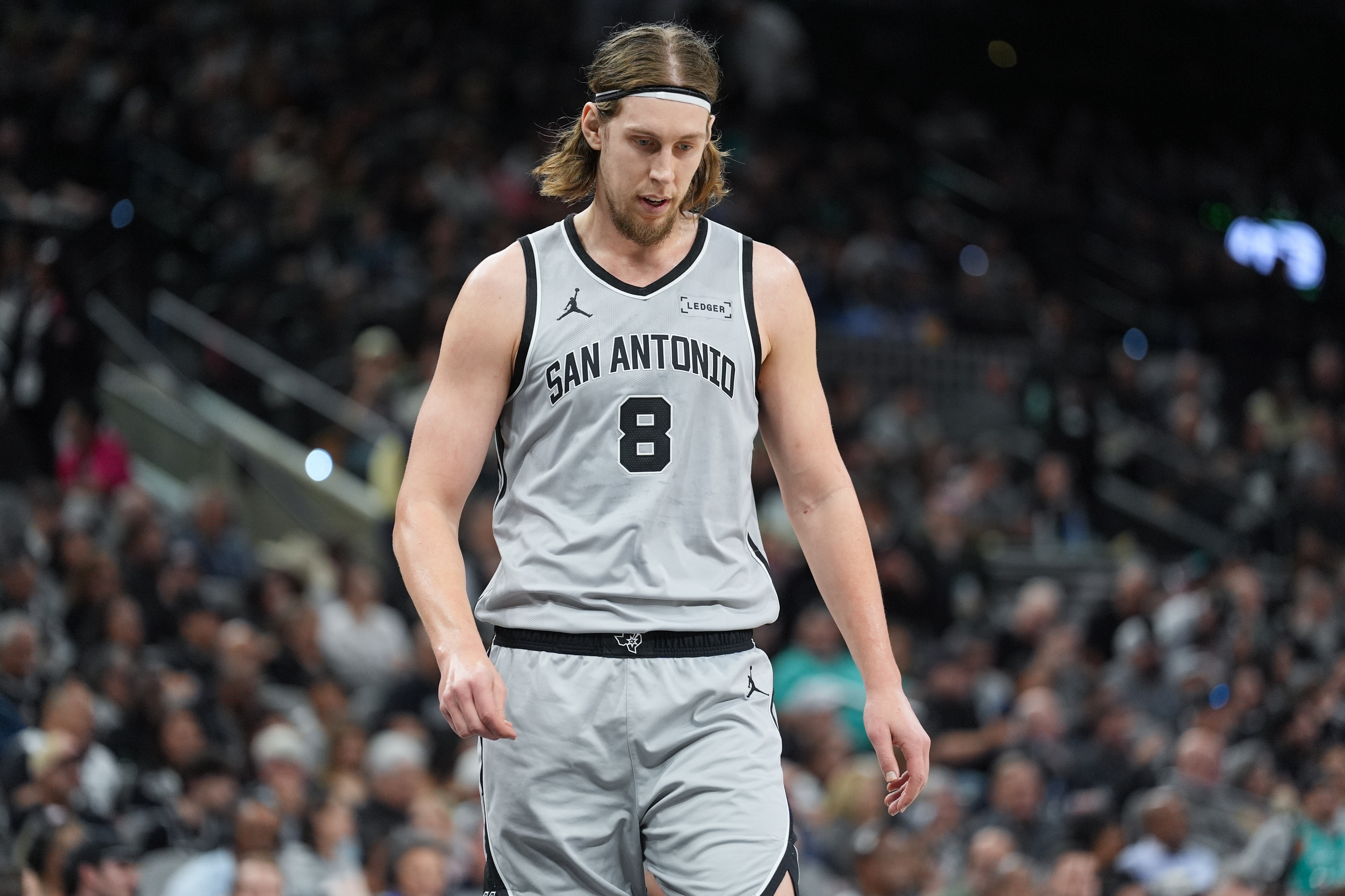 博鱼电竞-解说：马刺的中锋问题需解决 奥利尼克今天的挡拆被对手彻底无视