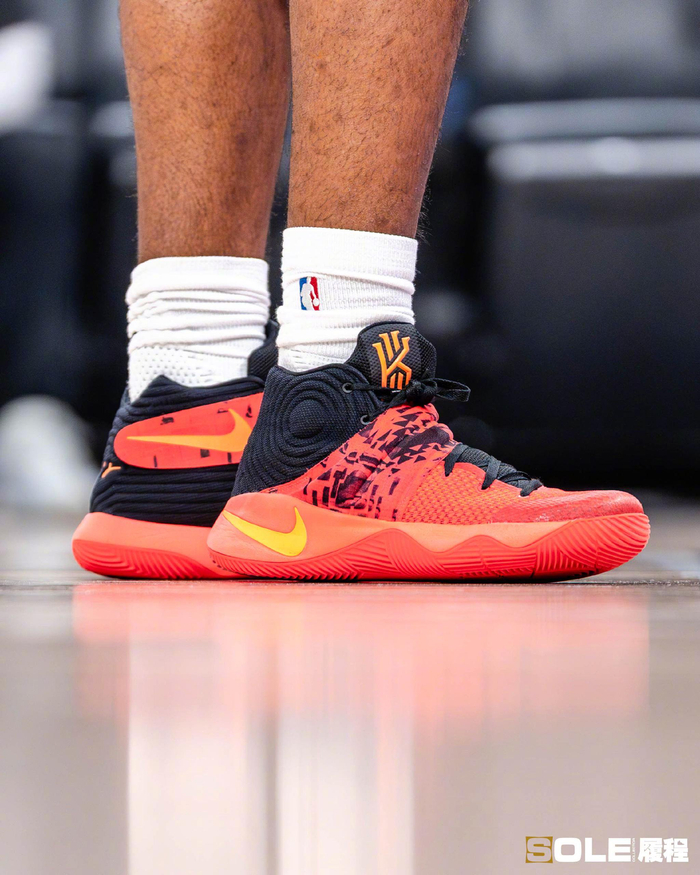 博鱼-西部垫底球队比赛现场，球员球鞋成焦点|田曦薇|任豪|照相馆|乘风|看点_新浪体育_新浪新闻